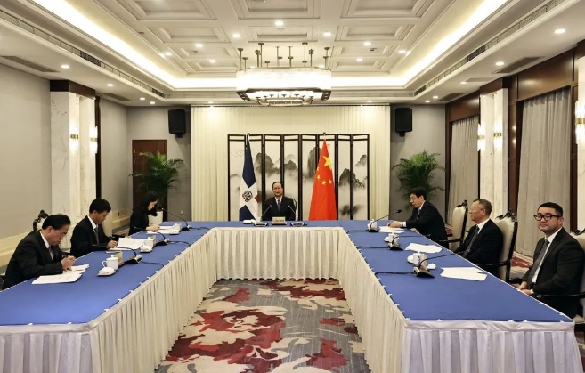 Ezpay(中国)环境“助力”多米尼加清运垃圾，毛伟明省长出席线上交接仪式